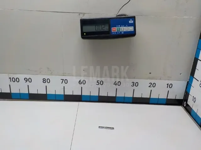 Эмблема на крышку багажника