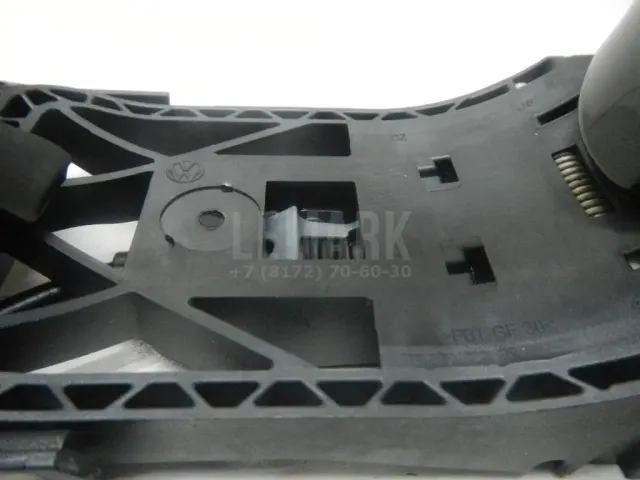 Ручка двери задней наружная левая для  Ford Kuga 2008-2012