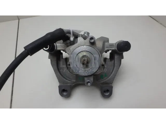 Суппорт тормозной задний левый для  Audi V8 1988-1994