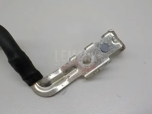 Клемма аккумулятора минус