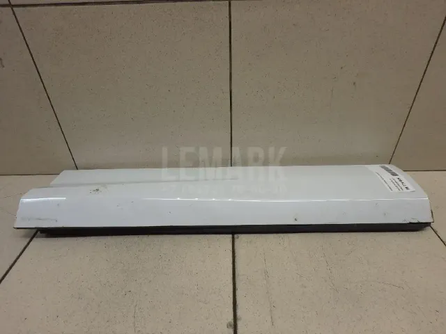 Накладка двери задней правой для  Chevrolet Tahoe II 2000-2006