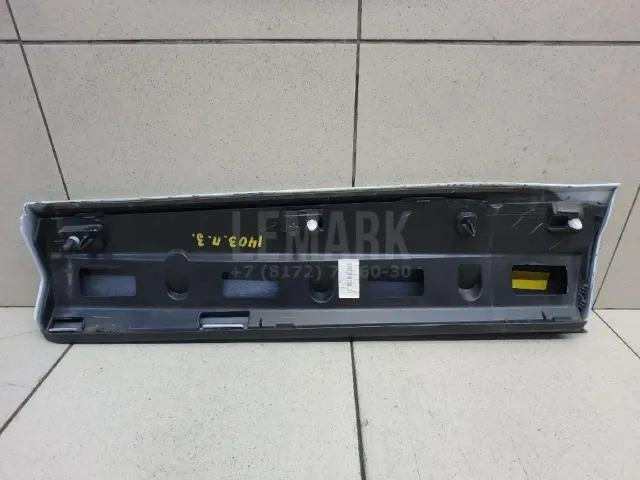 Накладка двери задней правой для  Chevrolet Tahoe II 2000-2006