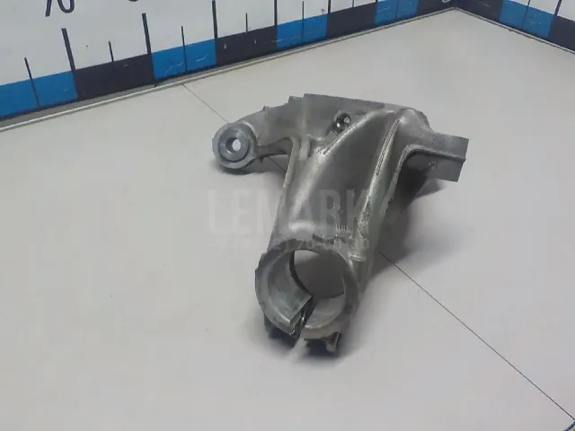 Кулак поворотный передний левый для  Audi 80/90 [B3] 1986-1991