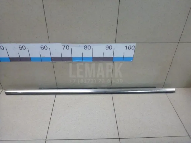 Накладка стекла заднего левого