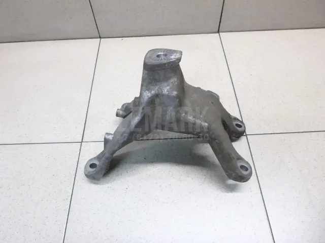 Кронштейн двигателя правый для  Audi A3 (8L1) 1996-2003