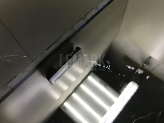 Стекло двери задней правой