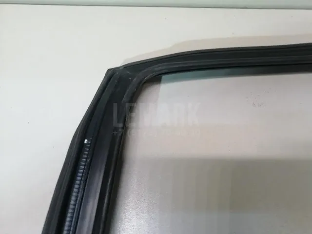Уплотнитель стекла двери для  BMW 3-serie E46 1998-2005