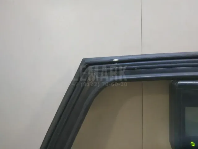 Уплотнитель стекла двери для  Audi A4 [B9] 2015