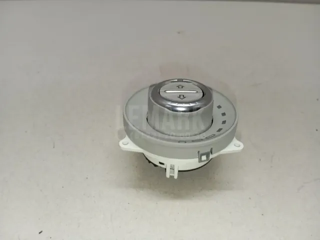 Кнопка люка для  Audi Q3 (8U) 2012-2018