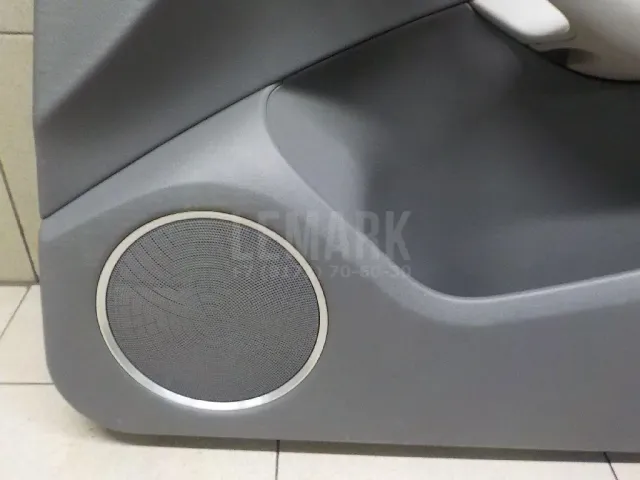 Обшивка двери передней правой для  Ford Mondeo III 2000-2007