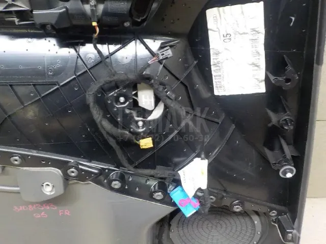 Обшивка двери передней правой для  Ford Mondeo III 2000-2007