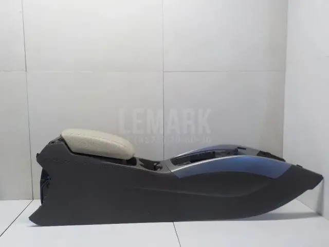 Подлокотник для  Audi Q3 (F3N) Sportback 2019