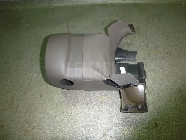 Кожух рулевой колонки