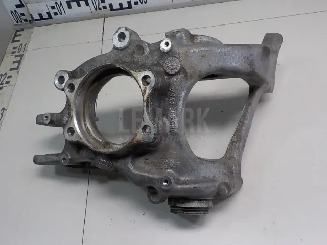 Кулак поворотный задний правый для  BMW X1 F48 2014-2022