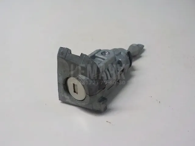 Вставка замка двери лев. для  GM Pontiac Aztek 2001-2005