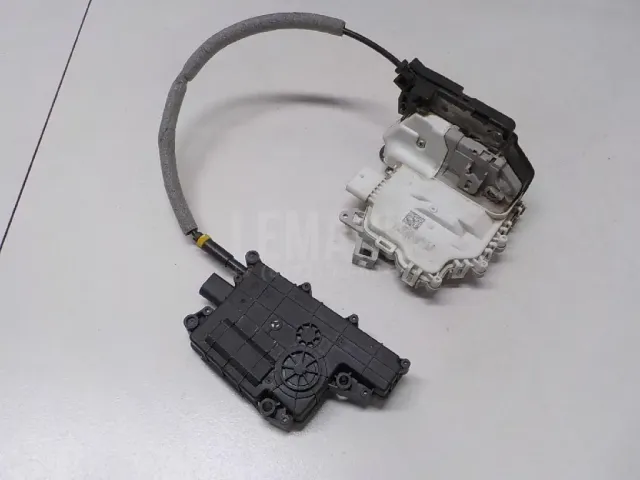 Замок двери передней правой для  BMW X4 F26 2014-2018