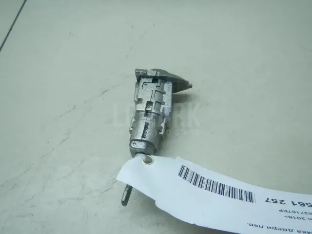 Вставка замка двери лев. для  Chery Amulet (A15) 2006-2012