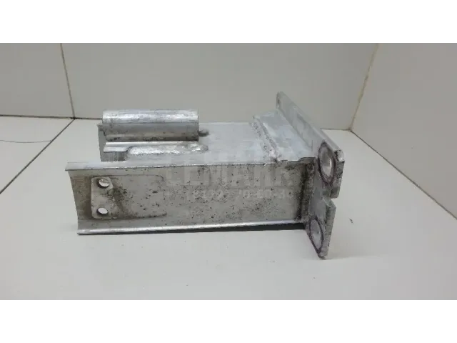 Кронштейн усилителя переднего бампера правый для  Great Wall Hover 2005-2010