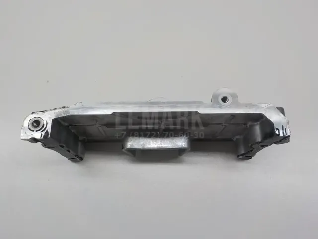 Крышка коленвала задняя для  Ford Escape EUR 2007-2009