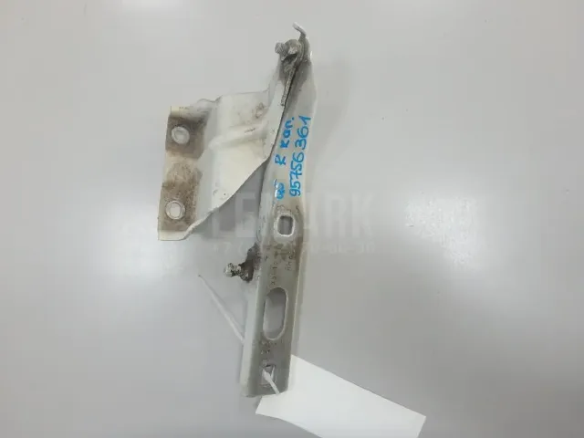 Петля капота правая