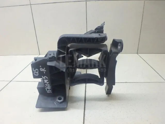 Кронштейн фар правый для  Honda Accord VII 2003-2008