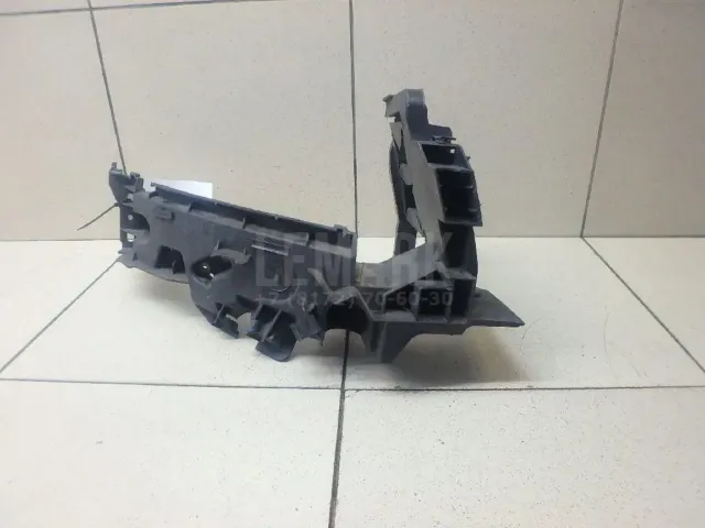 Кронштейн фар правый для  Honda Accord VII 2003-2008