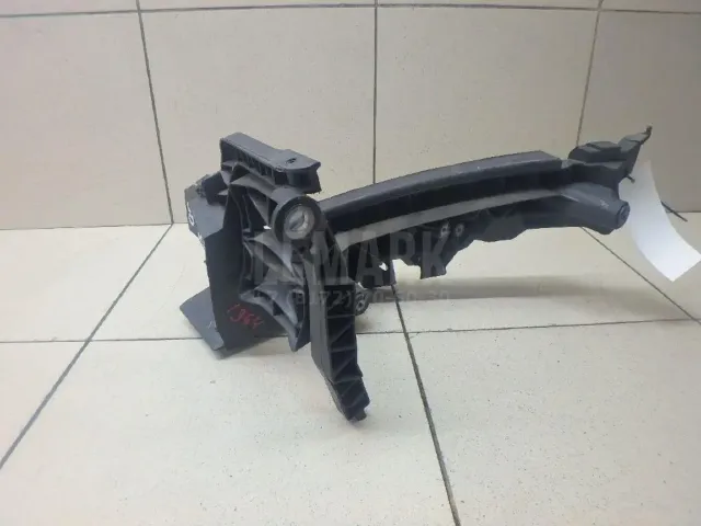 Кронштейн фар правый для  Honda Accord VII 2003-2008