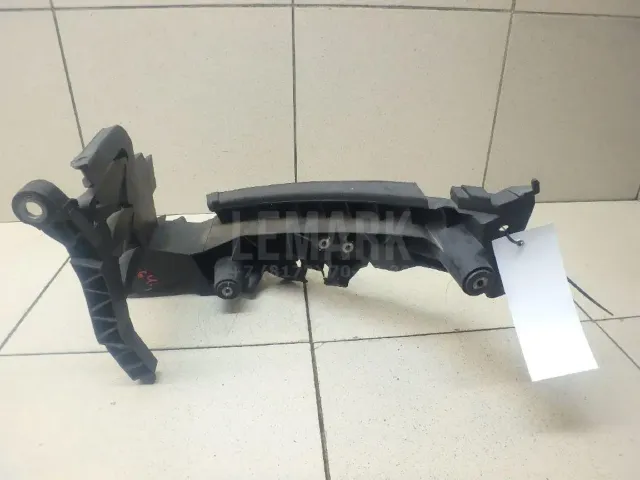 Кронштейн фар правый для  Honda Accord VII 2003-2008