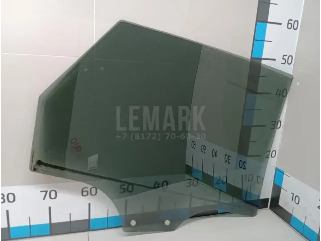 Стекло двери задней левой