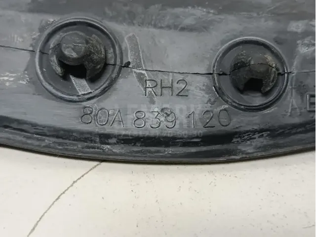 Уплотнитель двери для  Genesis GV70 2020