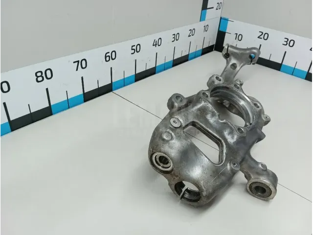Кулак поворотный передний правый для  Audi 100/200 [43] 0-1983