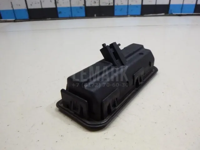 Кнопка открывания багажника для  Audi V8 1988-1994