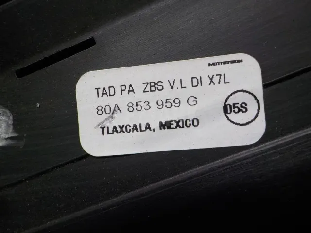 Накладка двери передней левой для  BMW X4 F26 2014-2018