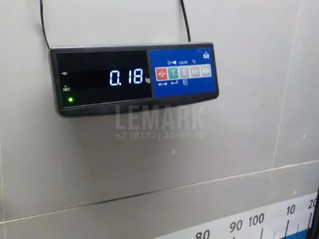 Накладка двери передней левой