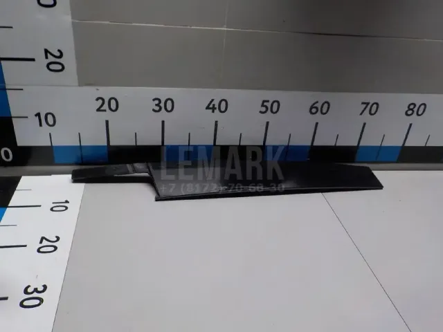 Накладка двери передней левой
