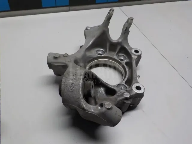 Кулак поворотный задний левый для  Ford Fiesta 2017