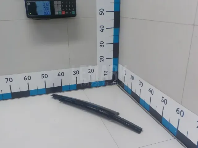 Накладка двери передней левой