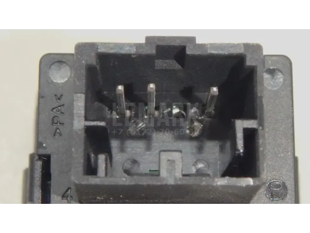 Кнопка аварийной сигнализации для  FAW J5 2004
