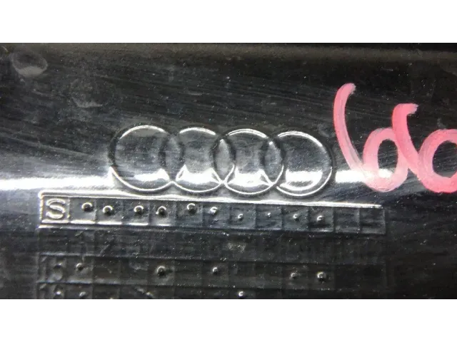 Лючок бензобака для  Audi Q3 (F3B) 2018