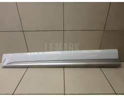 Накладка двери передней левой