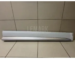 Накладка двери передней правой