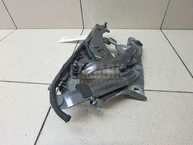 Петля капота правая для  Ford Kuga 2008-2012