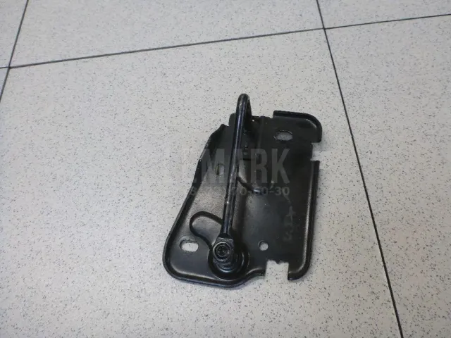 Ответная часть замка капота для  BMW X5 G05 2018