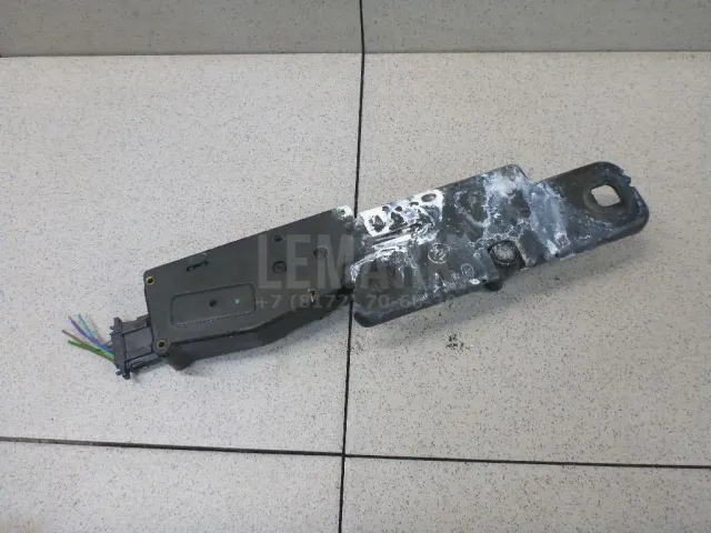 Ответная часть замка багажника для  Ford Kuga 2008-2012