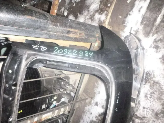 Дверь багажника