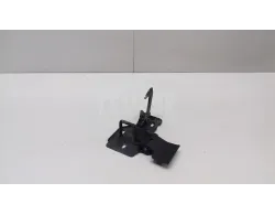 Крючок капота