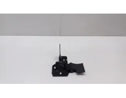Крючок капота