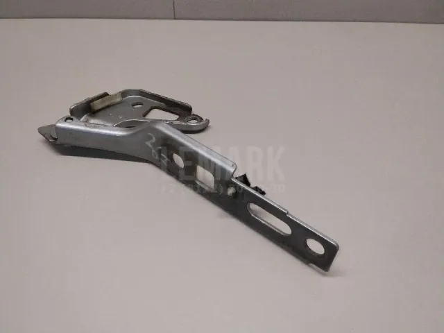 Петля капота правая для  Chevrolet Tahoe IV 2014-2020