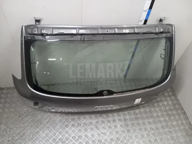Дверь багажника