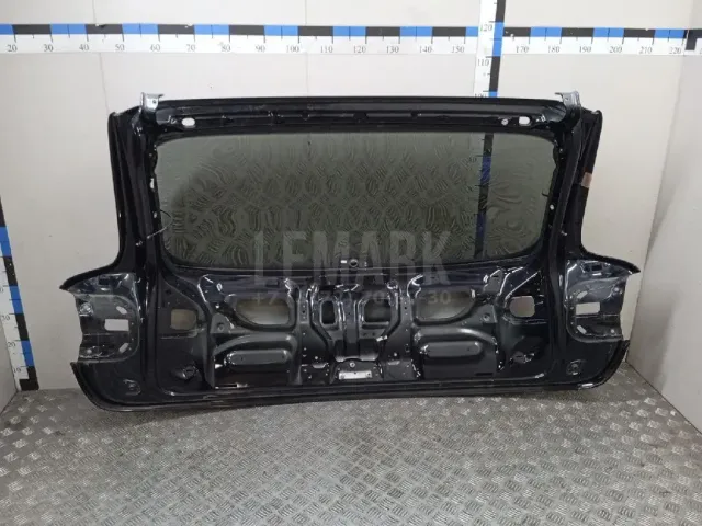 Эмблема на крышку багажника